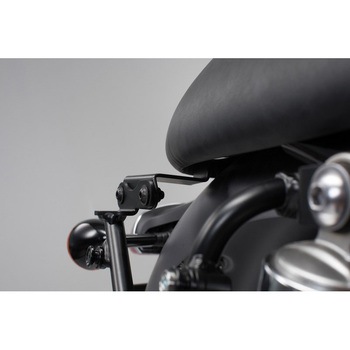 アダプター SLC サイドキャリア 右側 ボンネビル T100/120 (16-) w/o pass. grab rail.  HTA.11.743. - SW-MOTECH (エスダブリューモテック)