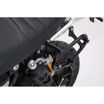SLC サイドキャリア 左側 Triumph Scrambler 1200 (18-). SW-MOTECH (エスダブリューモテック)
