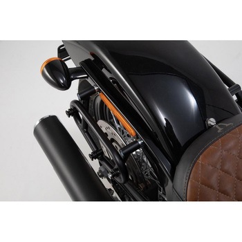 SLC サイドキャリア 右側 Harley Davidson Softail Street Bob (18-).  HTA.18.899.11 - SW-MOTECH (エスダブリューモテック)