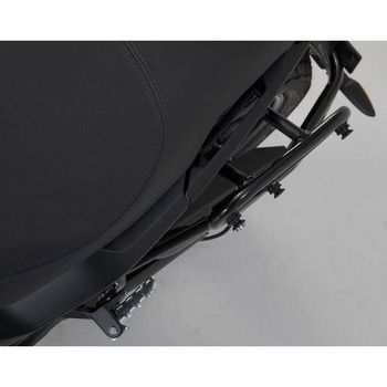SLC サイドキャリア 左側 Indian FTR 1200 (18-). - SW-MOTECH (エスダブリューモテック)