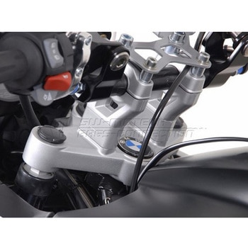 ハンドルバーライザー 直径 22mm. 高さ 28mm. ‐シルバー‐ SW-MOTECH (エスダブリューモテック)