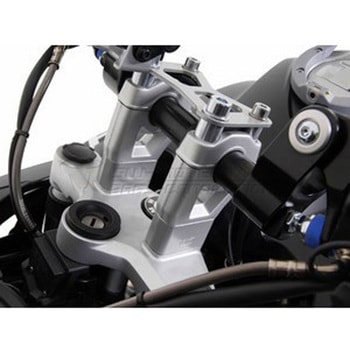 ハンドルバーライザー 直径 22mm. 高さ 28mm. ‐シルバー‐ SW-MOTECH (エスダブリューモテック)