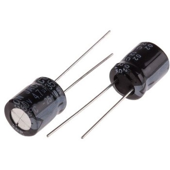 170-1308 RS PRO 電解コンデンサ 4.7μF RS PRO 46976047