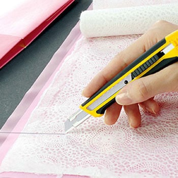 145mm カッターナイフ(ソフトグリップ/替刃10枚付セット) - エスコ