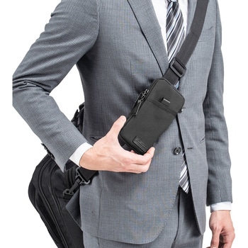 リュックベルト用スマホポーチ(ブラック) サンワダイレクト