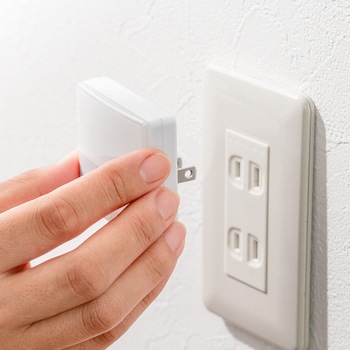明暗&人感センサー付き薄型LEDライト 屋内用 サンワダイレクト
