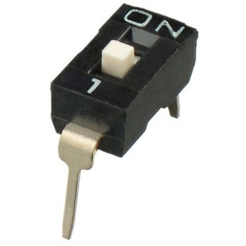 IKD0100101 Apem �f�B�b�v�X�C�b�` �ʌ^ SPST APEM �X���[�z�[�� �p�b�P�[�WDIP 1�Z�b�g(130��) IKD0100101 50017407