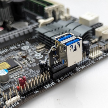 桜木トンネル USB3.0/19ピン→USB3.0×2ポート変換 エアリア