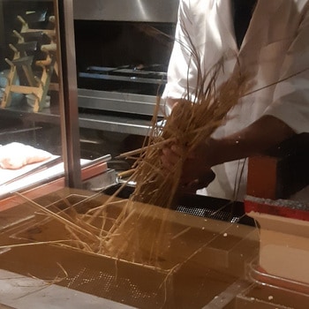 薫り付けワラ(藁焼き用) 神堂