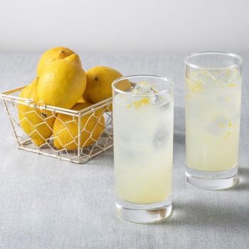 軽い力でしっかりしぼれるレモンジューサー - 貝印