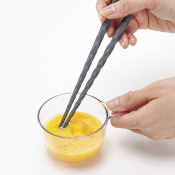 握りやすい菜箸(ヘラ付き) 貝印