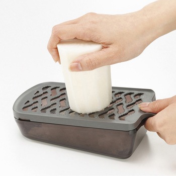 コンパクトおろし器(受け皿付き) 貝印