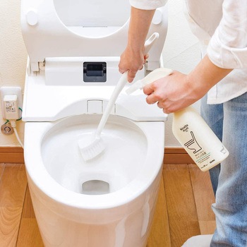 便座や床にも使えるトイレの洗剤 アズマ工業