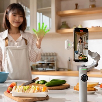 スマートフォン用ジンバルFlow 2 AIトラッカーキット insta360