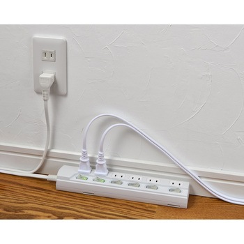 LEDスイッチ付タップ LEDランプ仕様 個別スイッチ トラッキング火災 ユリア樹脂採用 スッキリ配線L型プラグ 断線に強い保護被ふく - ELPA