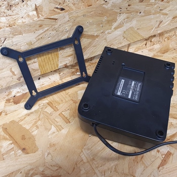 マキタ充電器 18V/14．4V 急速充電器(DR18RC)用マウント - ステルスマウント