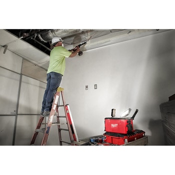 M18(TM) PACKOUT(TM) 充電機能付きエリアライト ミルウォーキーツール