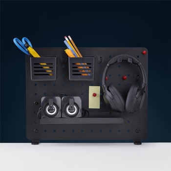 ペグボード/クランプ式/縦42 x 横32cm/トレー フック マグネットなどアクセサリー付属/ブラック/有孔パネル 卓上 デスク上収納 パンチングボード StarTech.com
