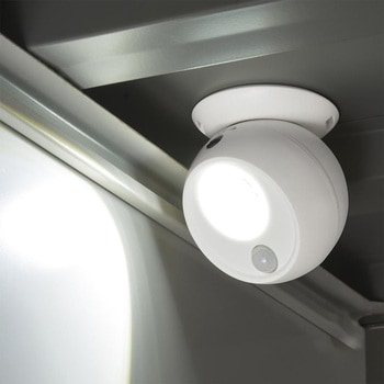 電池式 人感センサーボールライト IP65 防水防塵 マグネット式 屋外対応 2個入 オーム電機
