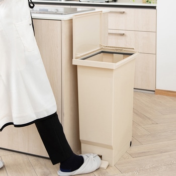 フタの開く向きを変えられるパッキン付きペダルペール45L 平和工業