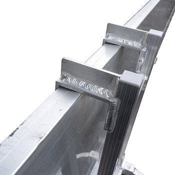 トラック昇降ステップ - 長谷川工業