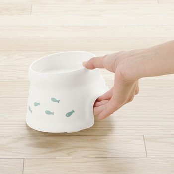 こぼれにくい 脚付キャットディッシュ S ホワイト Richell(リッチェル)