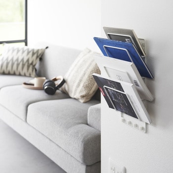 石こうボード壁対応ウォールタブレットホルダー タワー 4段 ホワイト - 山崎実業