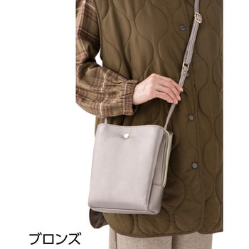 821949 軽量フェイクレザーショルダーバッグ ケアファッション