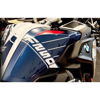 ニーパッド MOTO GRAFIX (モトグラフィックス)