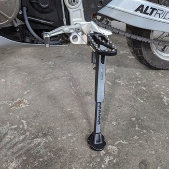 Adjustable Aluminum サイドスタンド Aprilia Tuareg 660 - Altrider (アルトライダー)