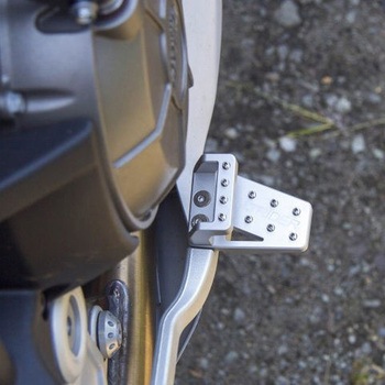DualControl - 25.4mm ライザー Aprilia Tuareg 660 - シルバー - Altrider (アルトライダー)