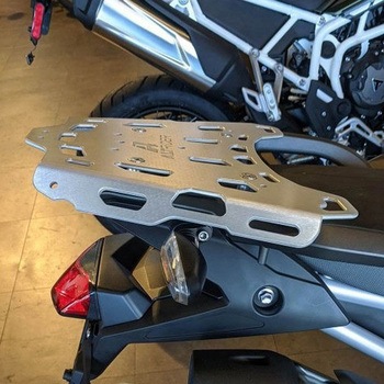 リアラゲッジラック Triumph Tiger 850 / 900 Models - シルバー Altrider (アルトライダー)