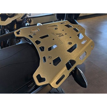 リアラゲッジラック Triumph Tiger 850 / 900 Models - シルバー Altrider (アルトライダー)