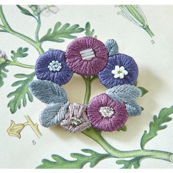 k.omono fioret wreath brooch 刺しゅうキット Piece