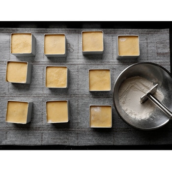 cotta パイナップルケーキ型 10個入り(押し棒別売り) cotta