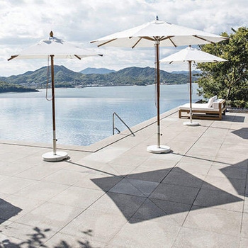 屋外用アンブレラ LION (ライオン事務器)