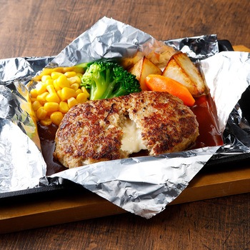 [冷凍]JG鉄板焼チーズインハンバーグ(130)R - ジョイグルメ