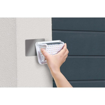 どこでも貼れる マグネットソーラーセンサーライト DAISHIN(大進)