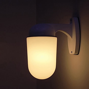 ポリカ製 壁面直付照明器具 夏目 - 栄興電器