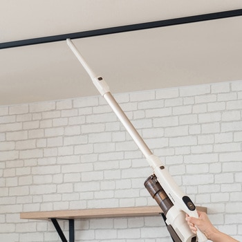 自立式 コードレス スティッククリーナー 2種のアタッチメント付 オフホワイト ライフオンプロダクツ