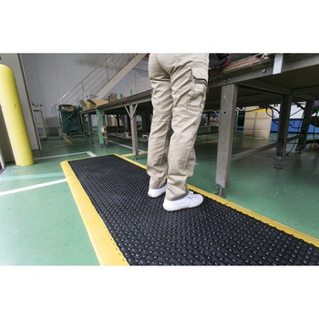 300x 300mm 疲労軽減マット(連結式/黒) エスコ