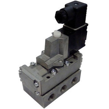 AC200V・Rc3/8" 5方向電磁弁(流量5.0C) エスコ