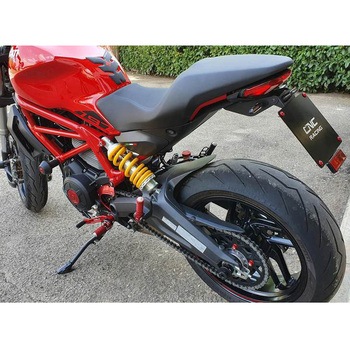 Adjustable license plate Ducati Monster / Supersport ブラック CNC Racing (シーエヌシーレーシング)