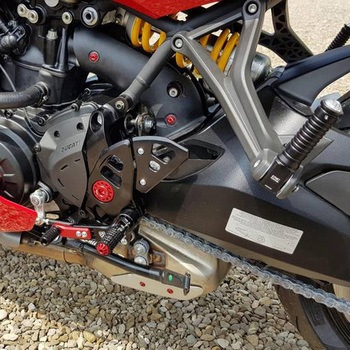 ADJUSTABLE リアセット DUCATI ブラック CNC Racing (シーエヌシーレーシング)