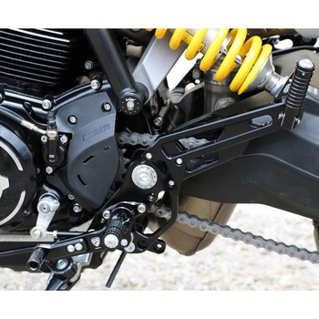 ADJUSTABLE リアセット DUCATI ブラック CNC Racing (シーエヌシーレーシング)