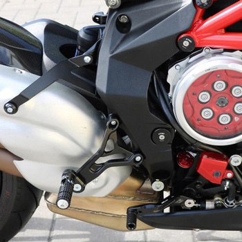 Adjustable rider rearsets MV Agusta Brutale - CNC Racing (シーエヌシーレーシング)