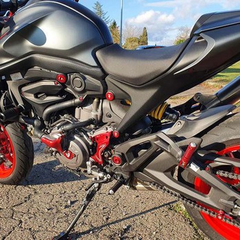 Central bolt kit for OEM rearsets Ducati CNC Racing (シーエヌシーレーシング)