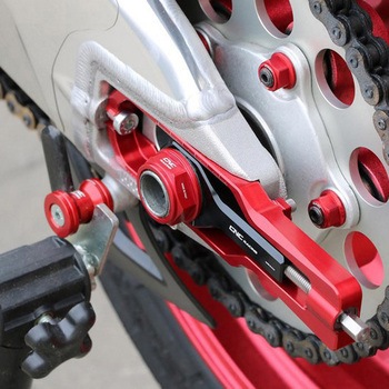 Chain adjuster kit Aprilia CNC Racing (シーエヌシーレーシング)