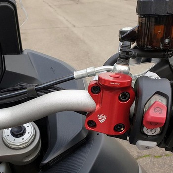 Clamp right side Ducati Multistrada CNC Racing (シーエヌシーレーシング)