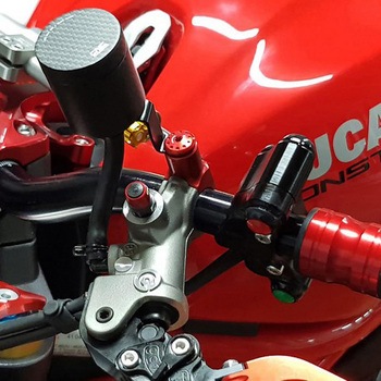Mirror Blanking Plug M10 LH CNC Racing (シーエヌシーレーシング)